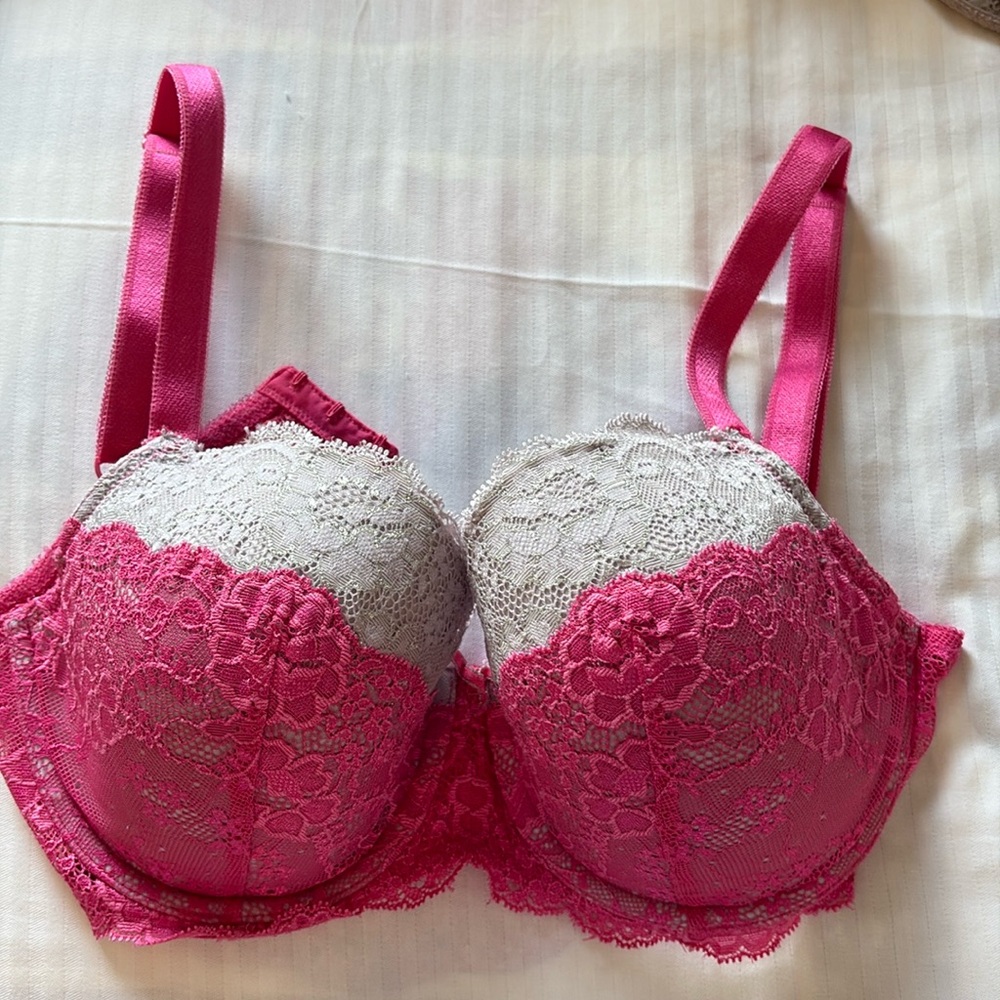 Victoria’s Secret, Pink Lace Bra Dream Angels Demi, 34DD / 34 E